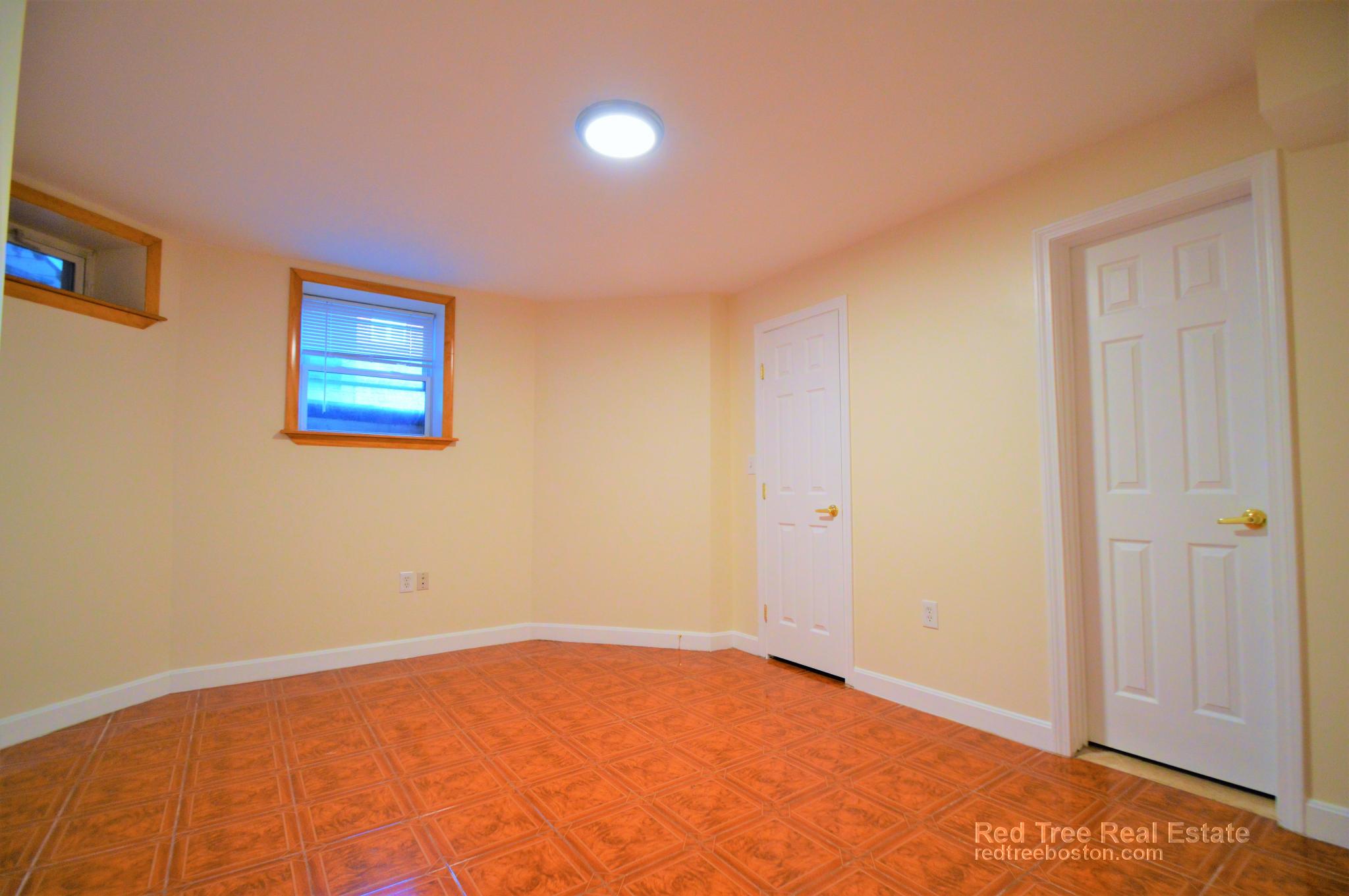 73 Thatcher St, Coolidge Corner