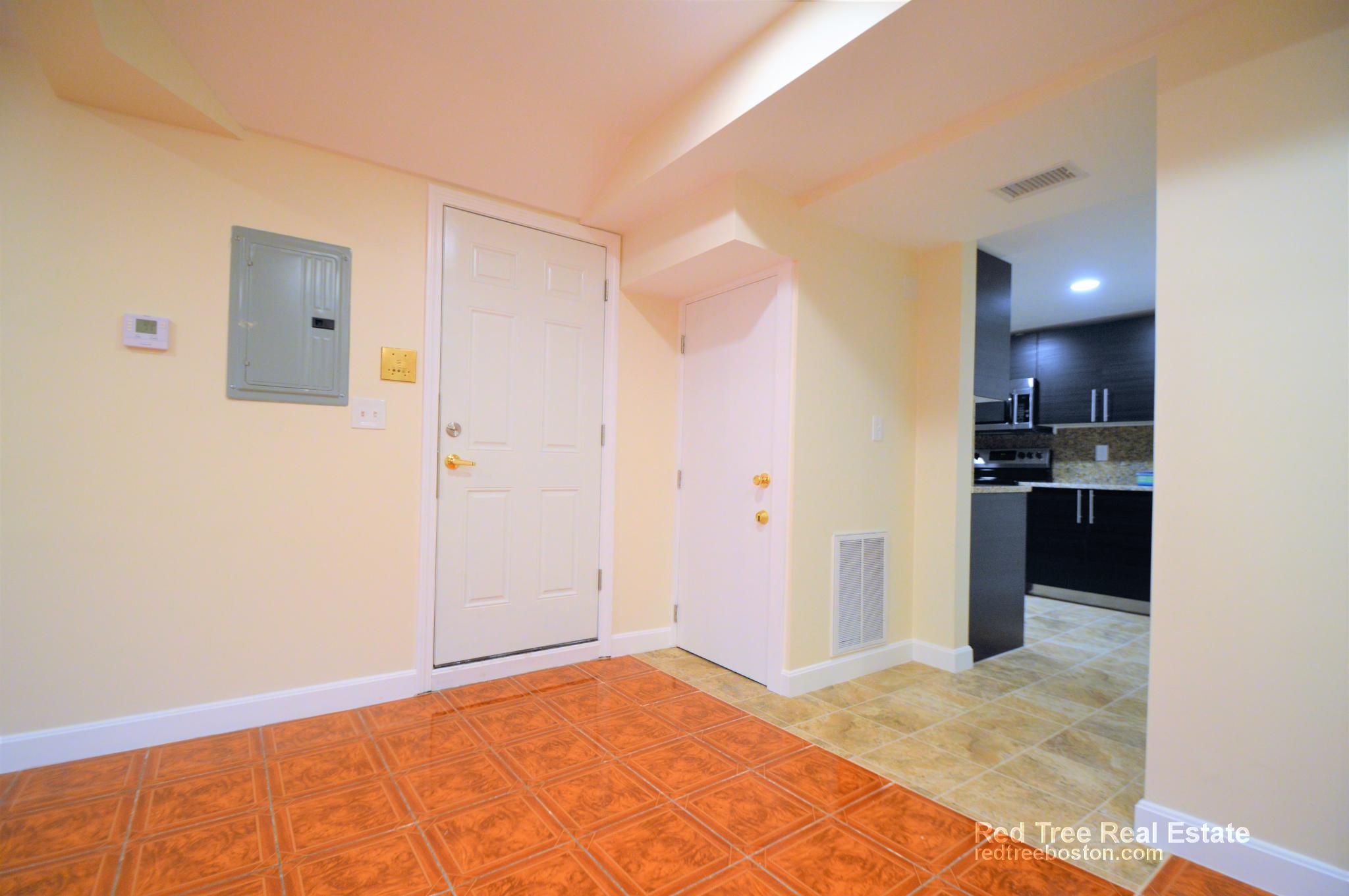 73 Thatcher St, Coolidge Corner