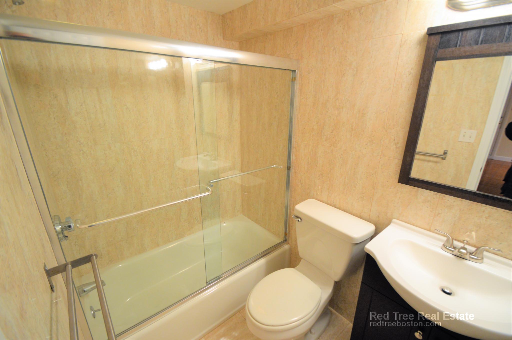 73 Thatcher St, Coolidge Corner