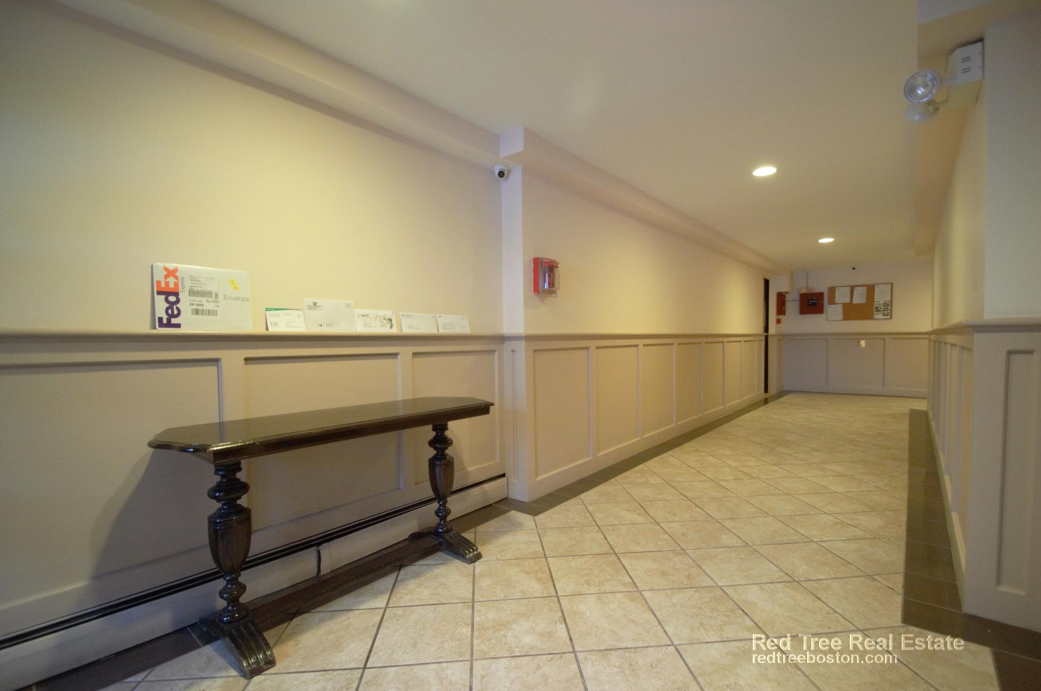 20 Radcliffe Rd, Allston