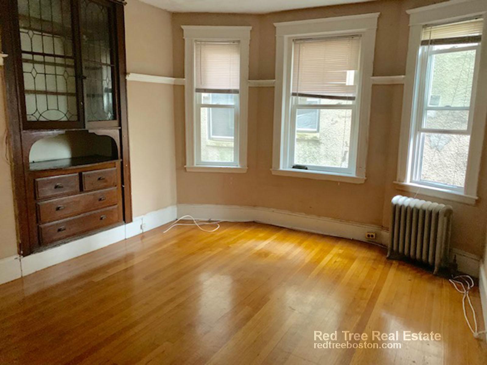 3 bed, 1 bath apartment for rent at 30 Fordham Rd Unit 1, Allston — photo 9 of 20