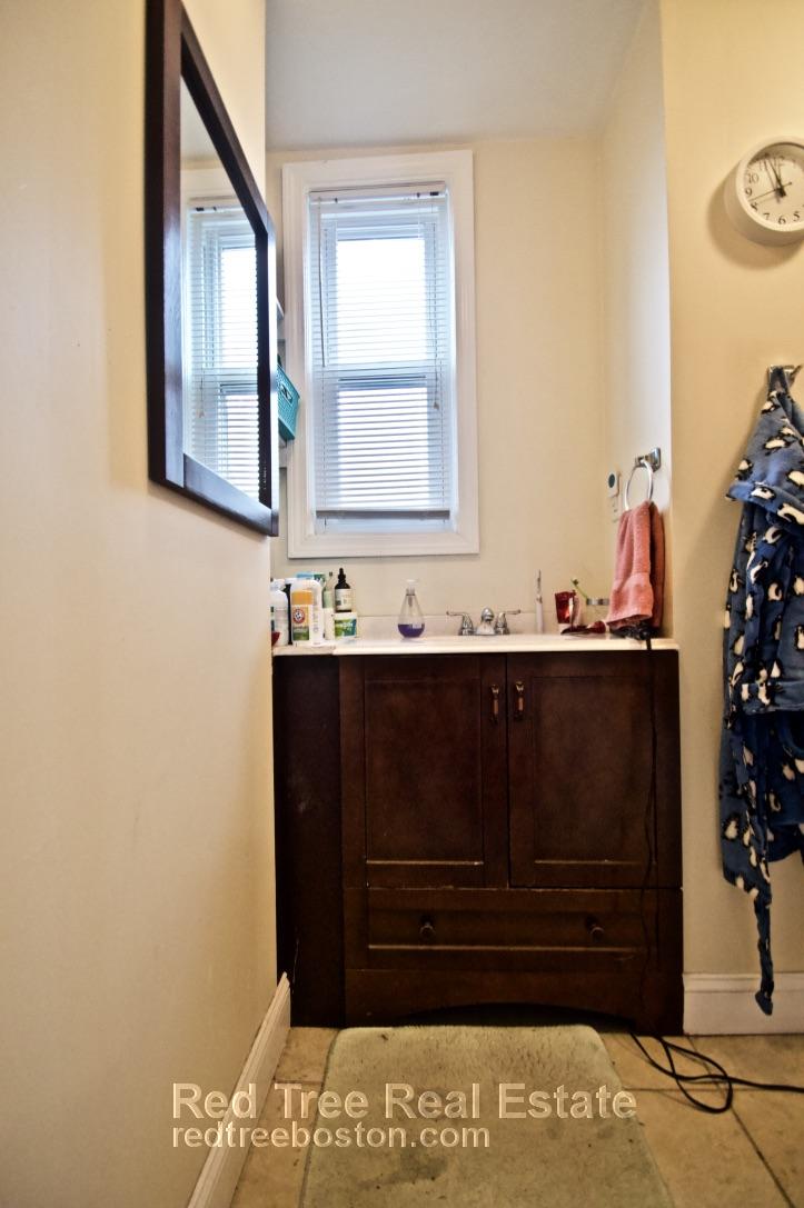 201 Hillside St, Mission Hill