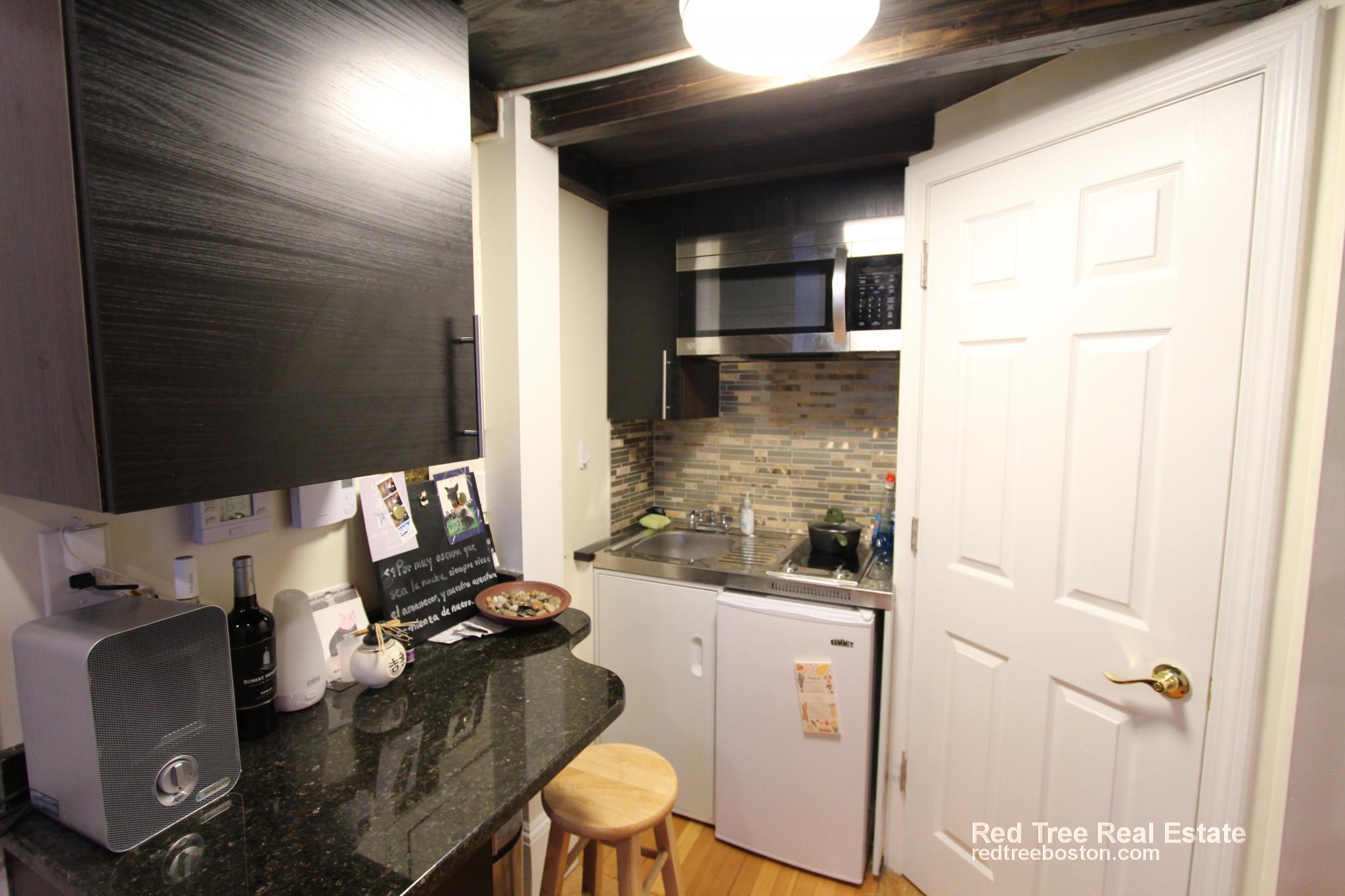 1689 Beacon St, Aspinwall Hill