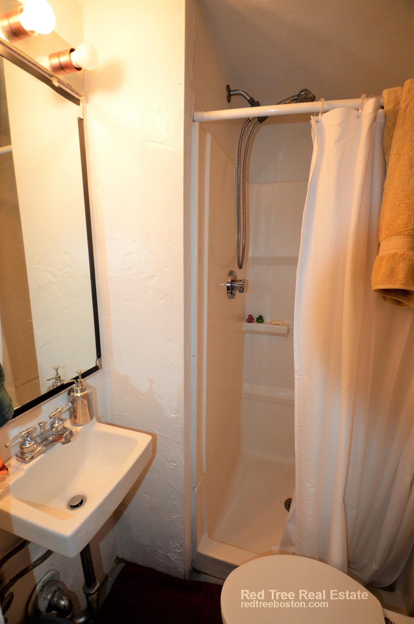 40 Brainerd Rd, Brighton