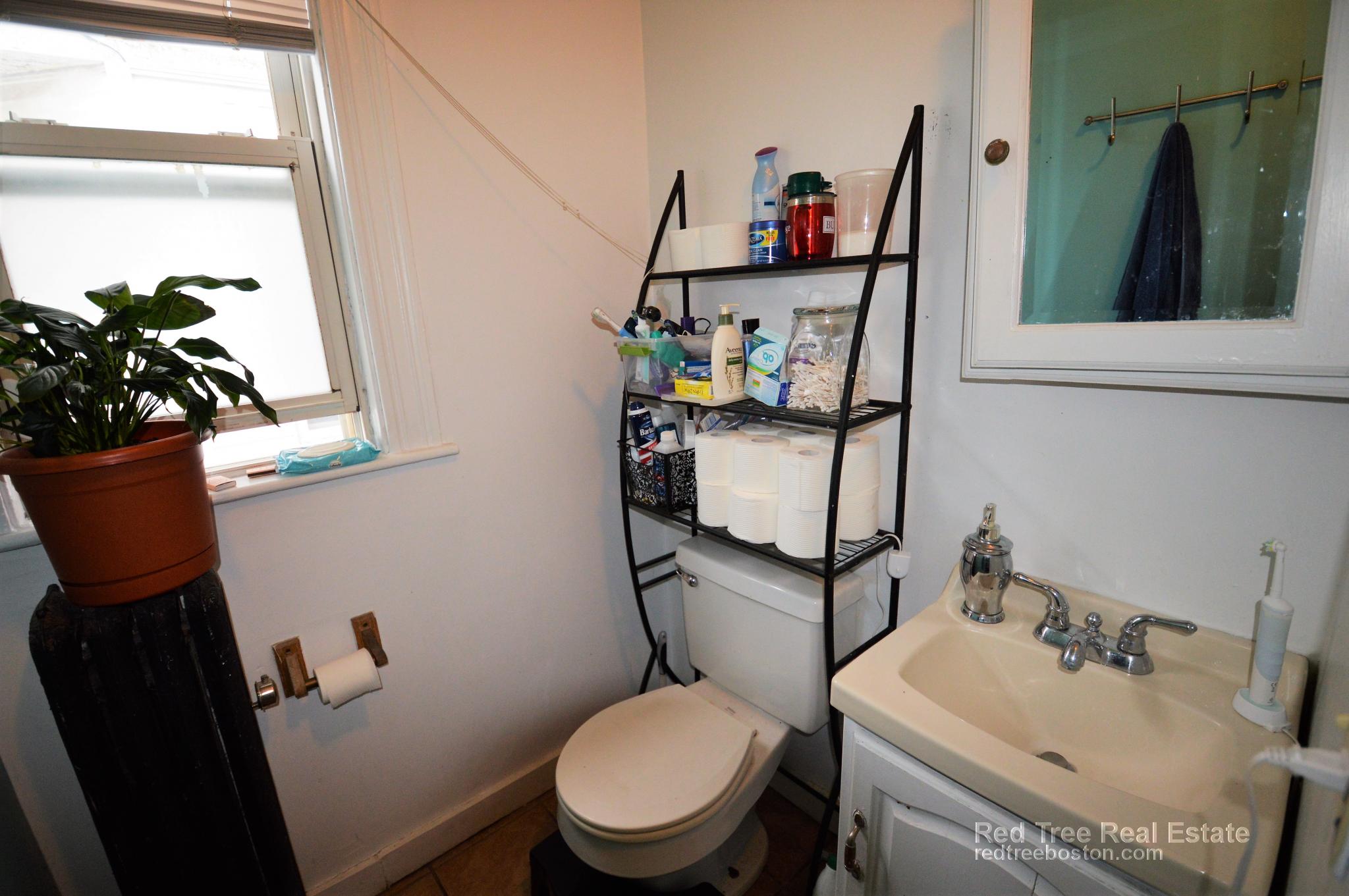 40 Brainerd Rd, Brighton