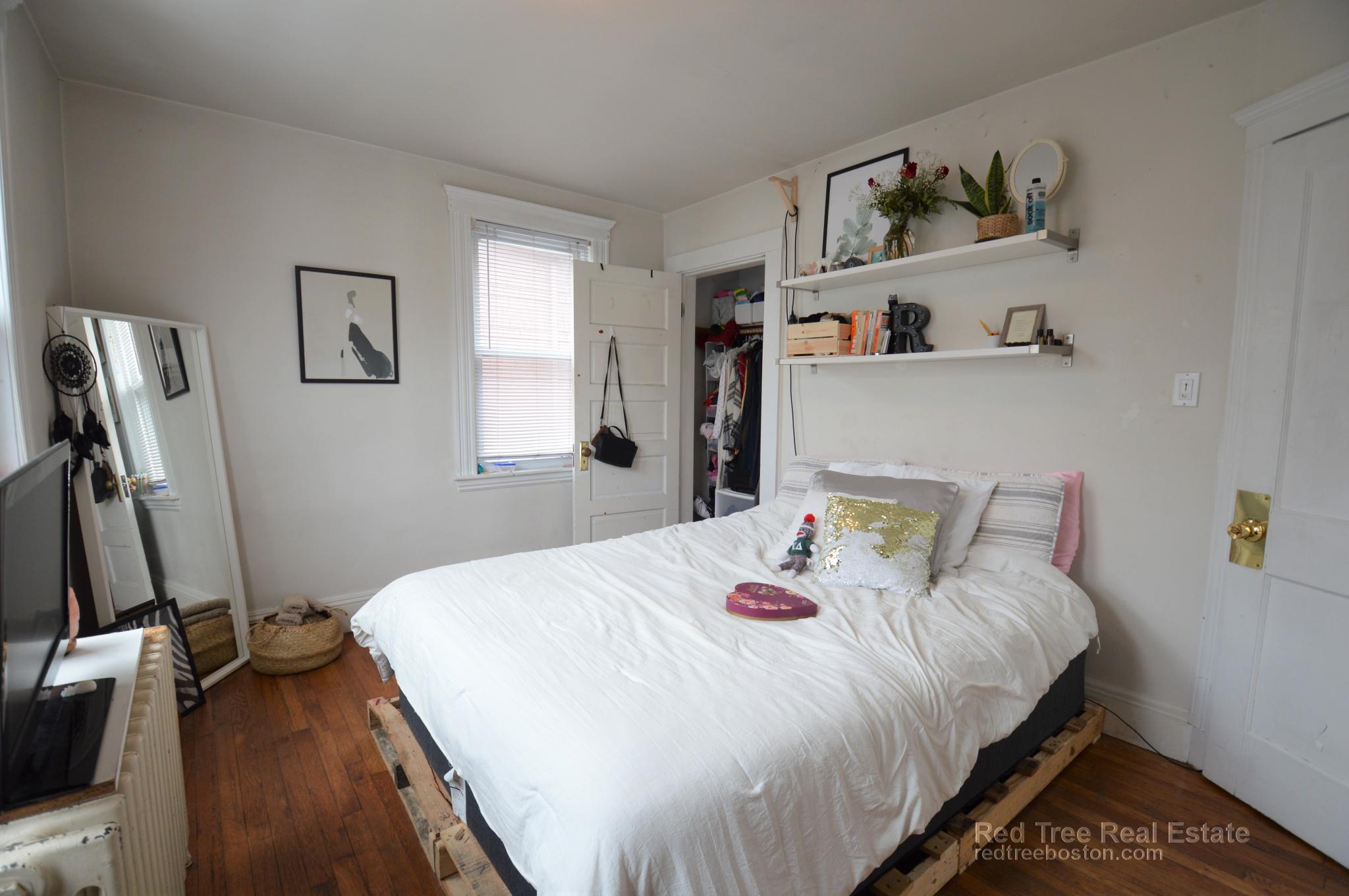 7 Wadsworth St, Allston