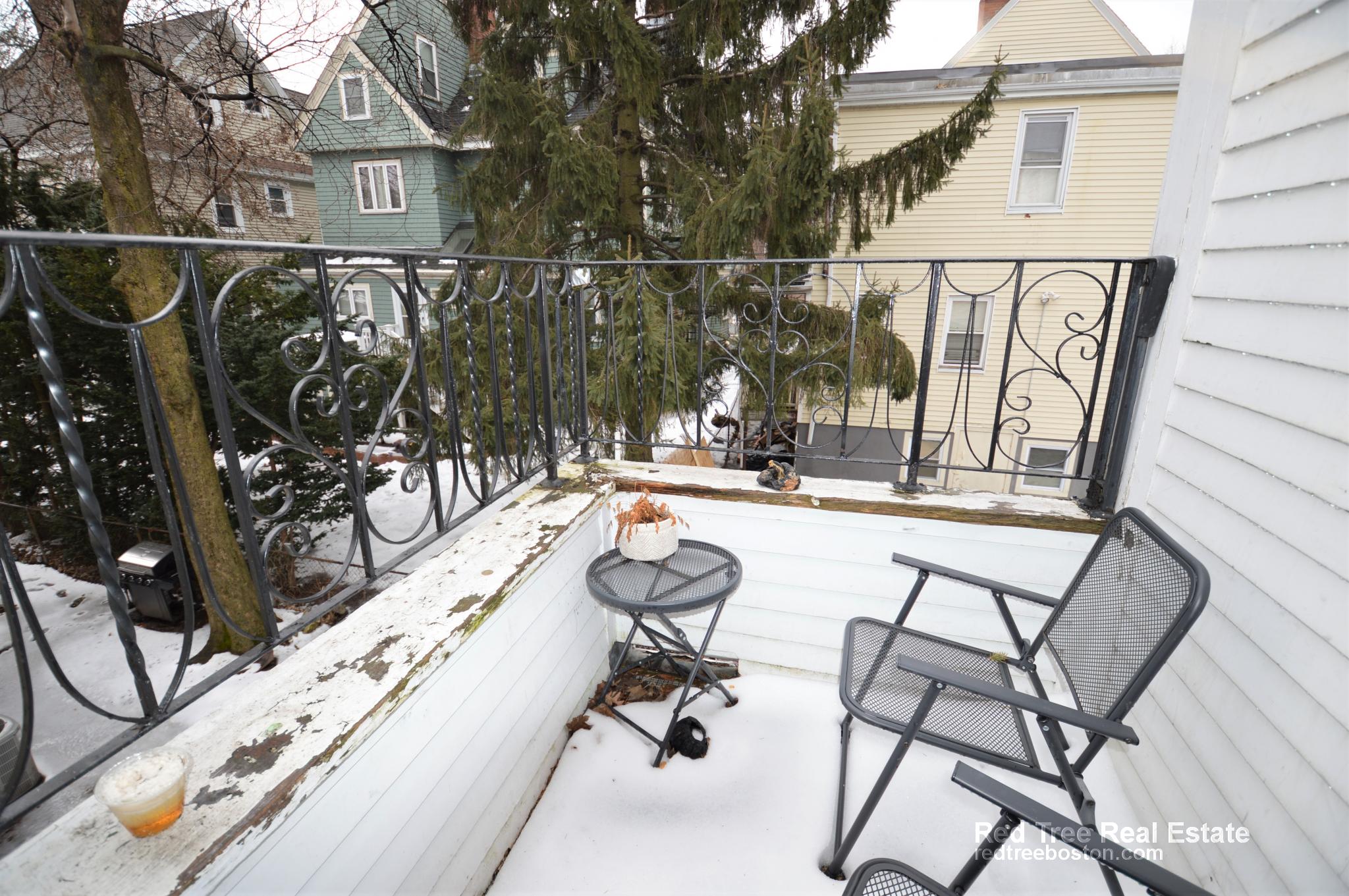 7 Wadsworth St, Allston