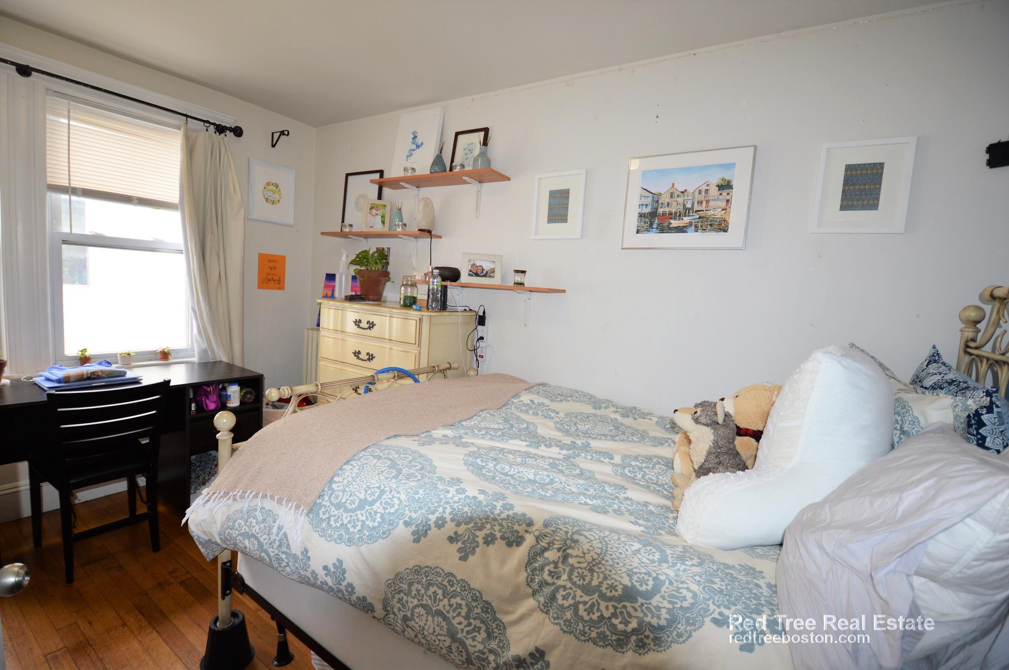 7 Wadsworth St, Allston