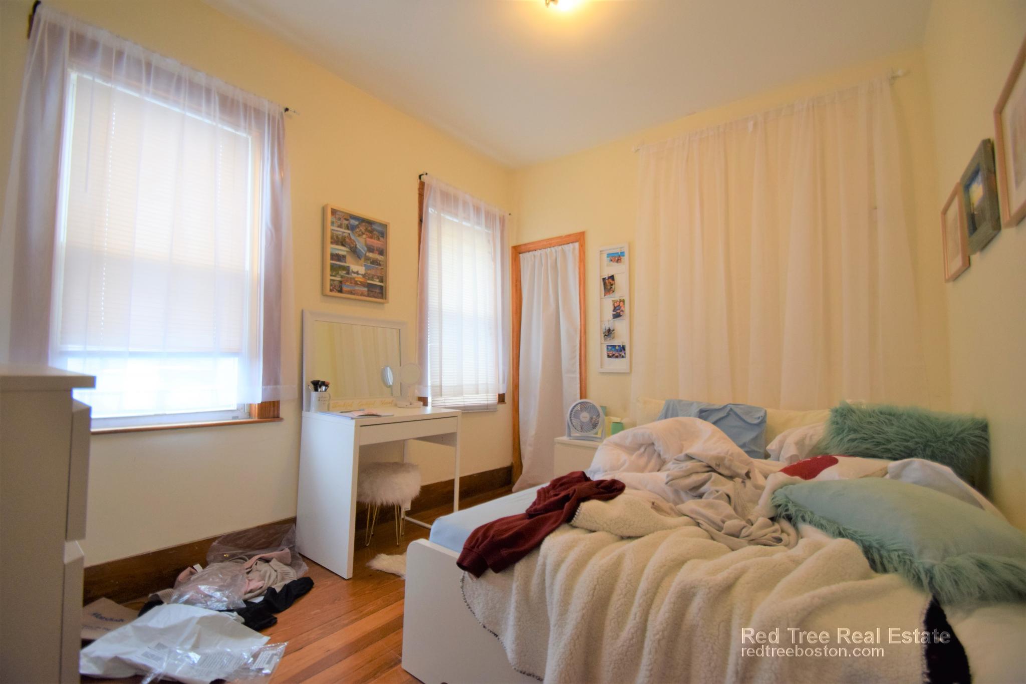 346 Faneuil St, Brighton