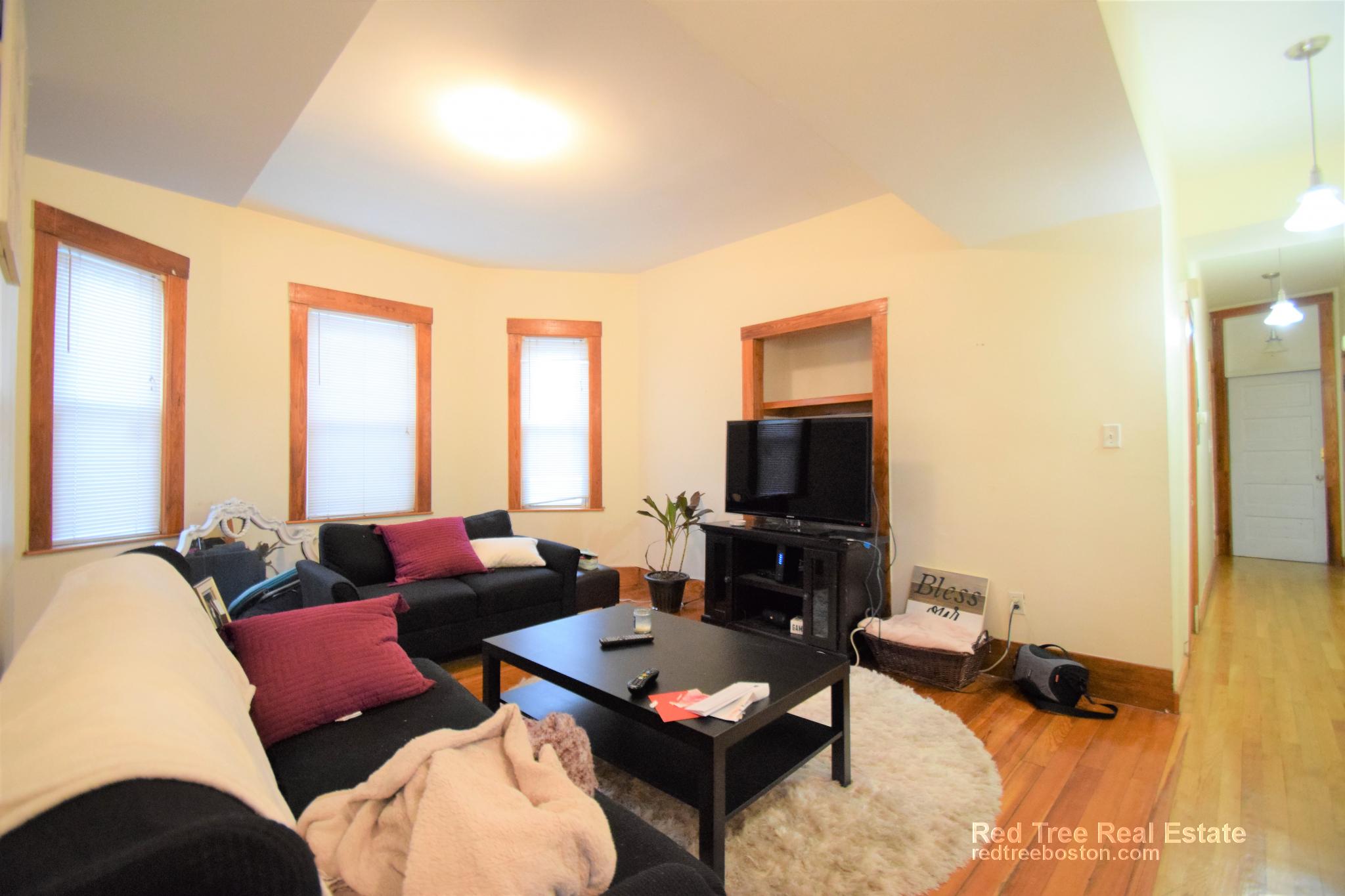 346 Faneuil St, Brighton