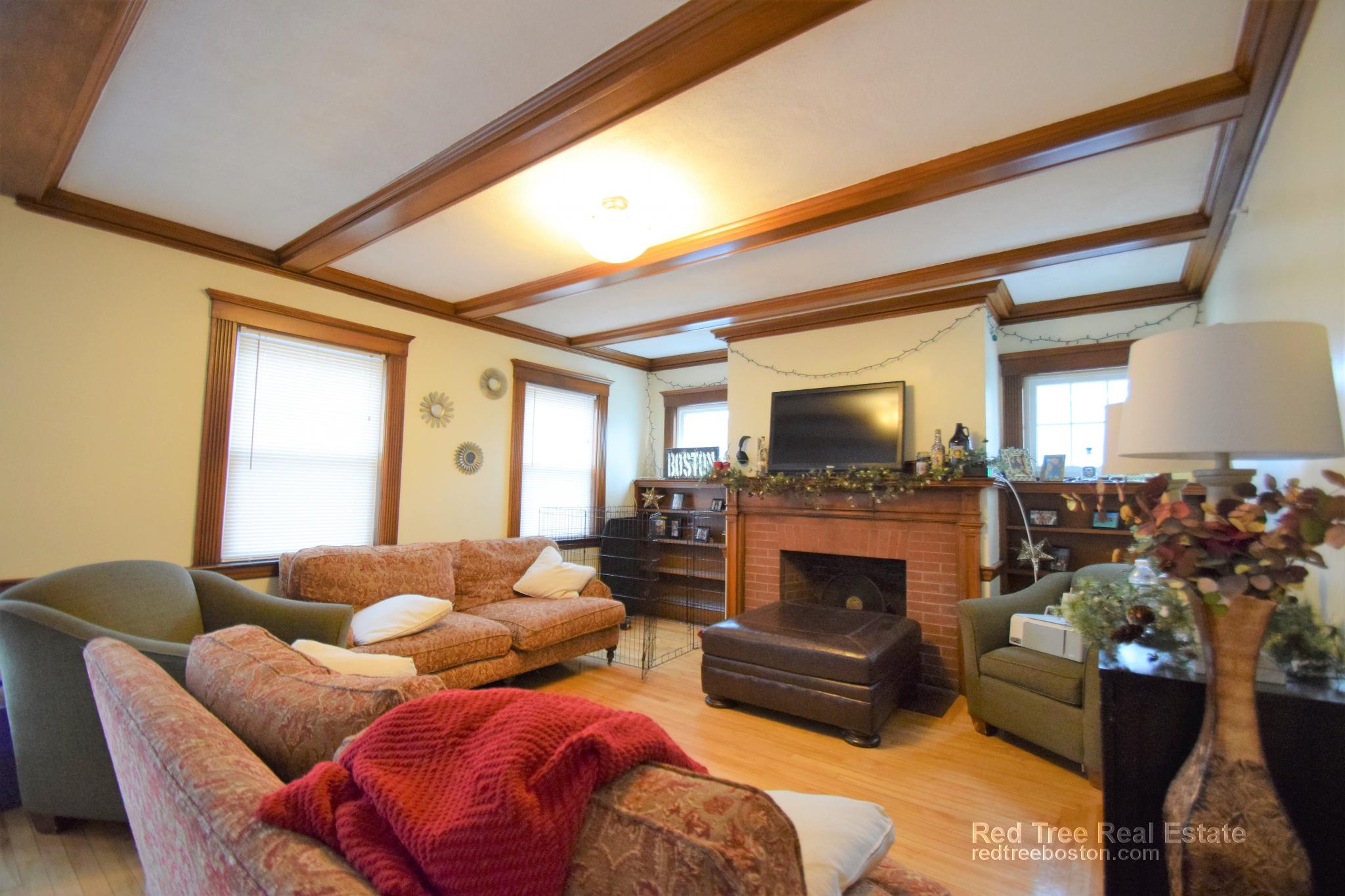 3 bed, 4+ bath apartment for rent at 35 Henshaw St Unit 1, Brighton — photo 1 of 16