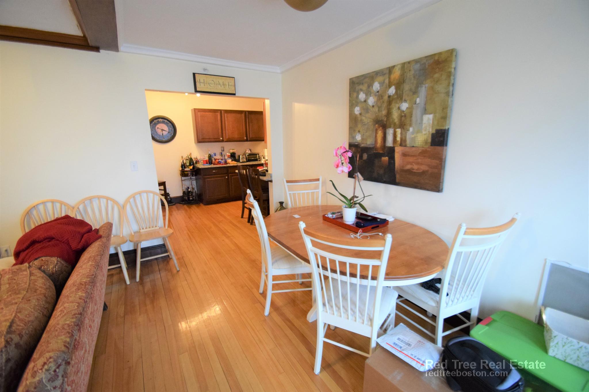 3 bed, 4+ bath apartment for rent at 35 Henshaw St Unit 1, Brighton — photo 2 of 16