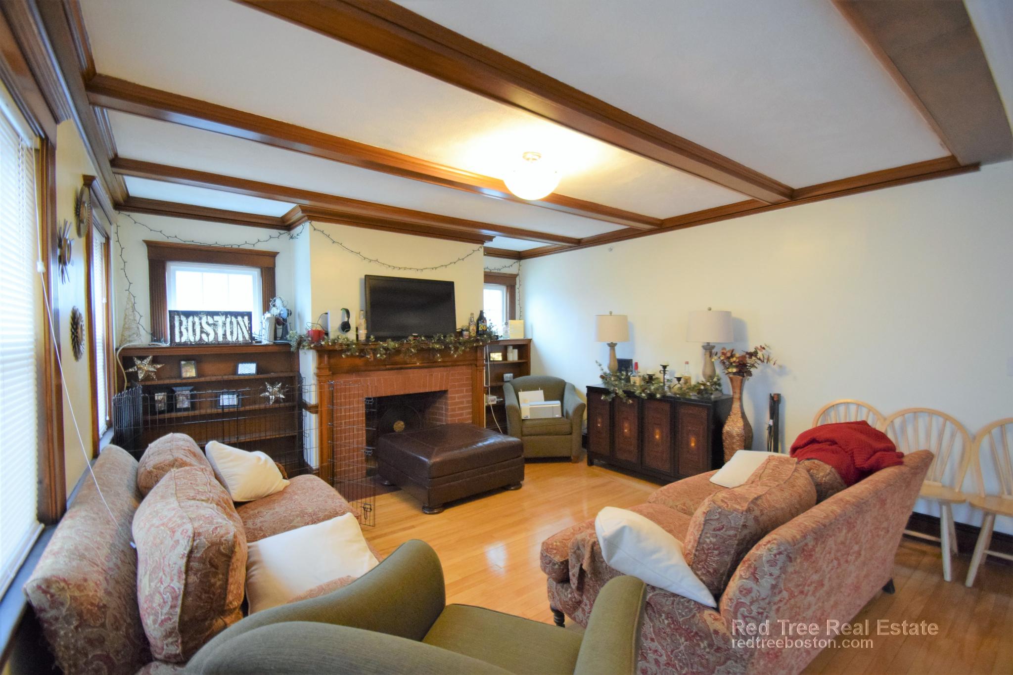 3 bed, 4+ bath apartment for rent at 35 Henshaw St Unit 1, Brighton — photo 3 of 16