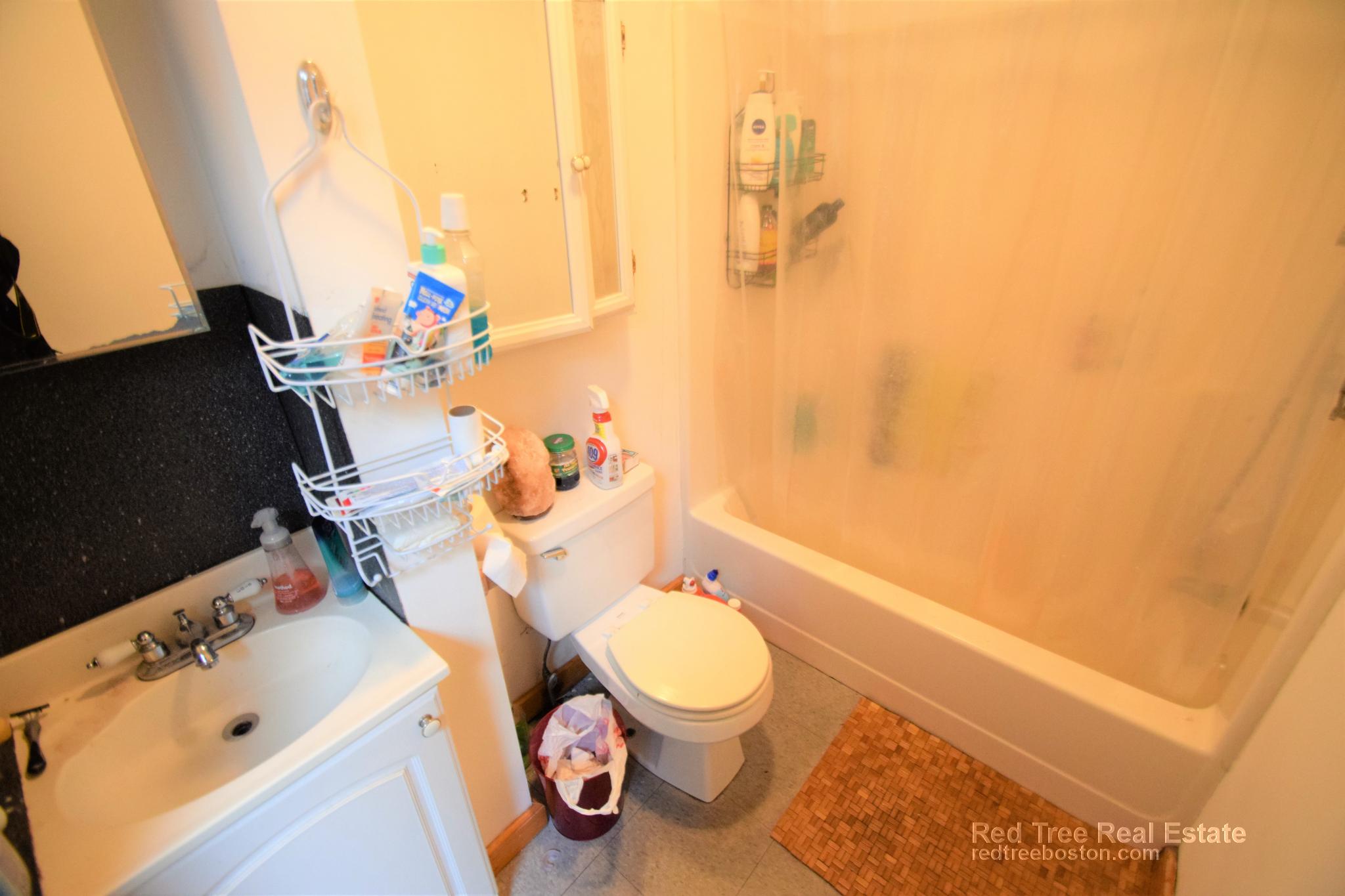 551 Washington St, Brighton