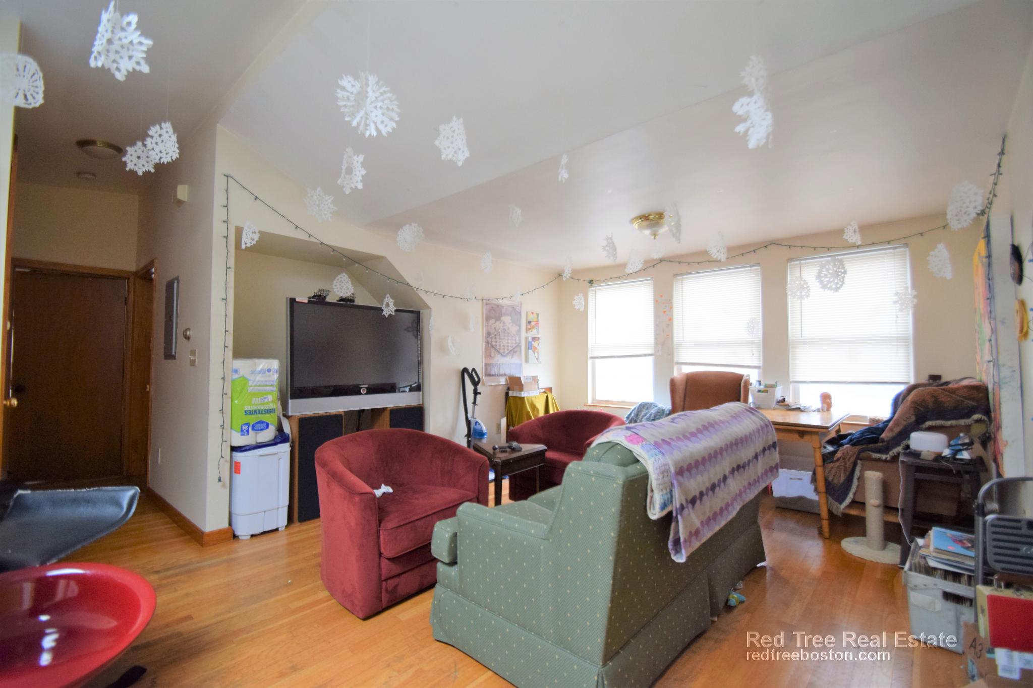 551 Washington St, Brighton