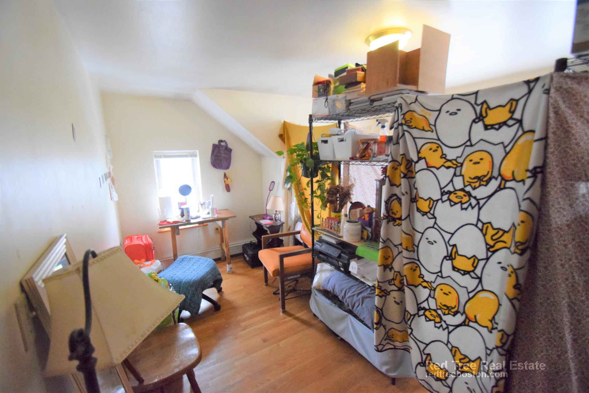 551 Washington St, Brighton