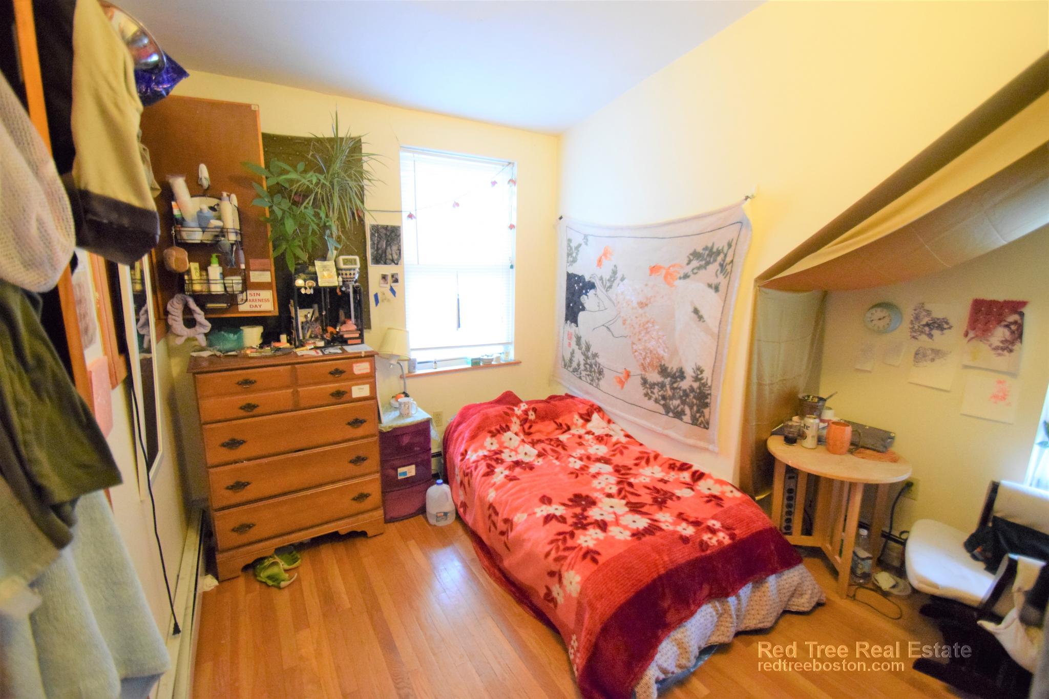 551 Washington St, Brighton