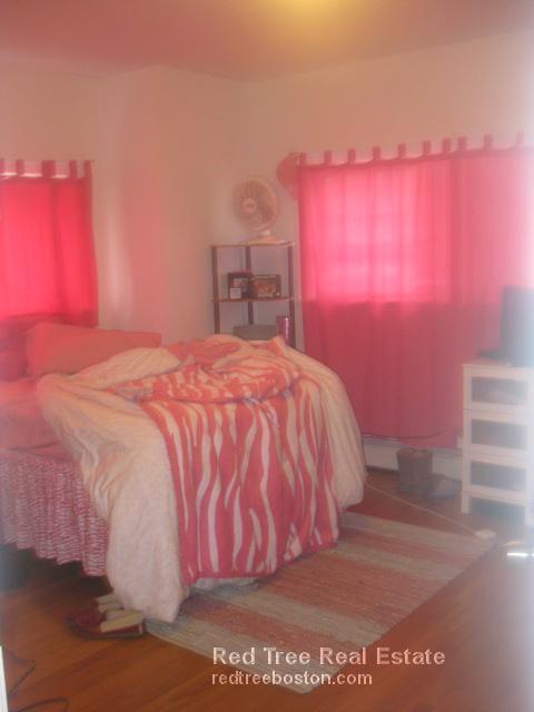 74 Ashford St, Allston