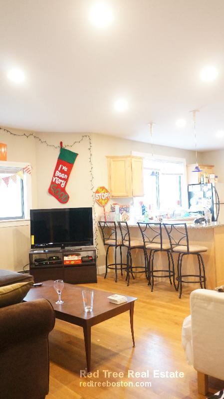 74 Ashford St, Allston