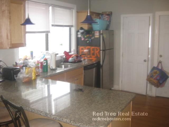 74 Ashford St, Allston