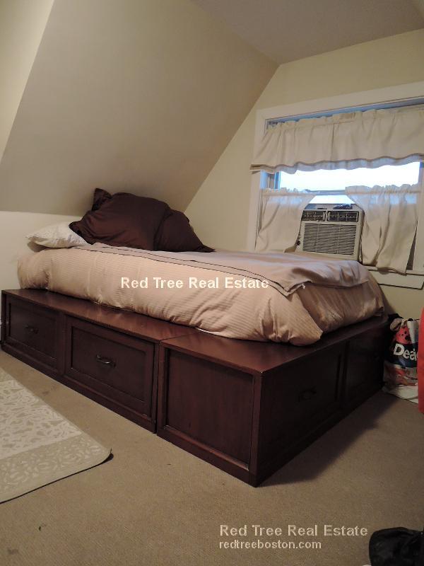 74 Ashford St, Allston