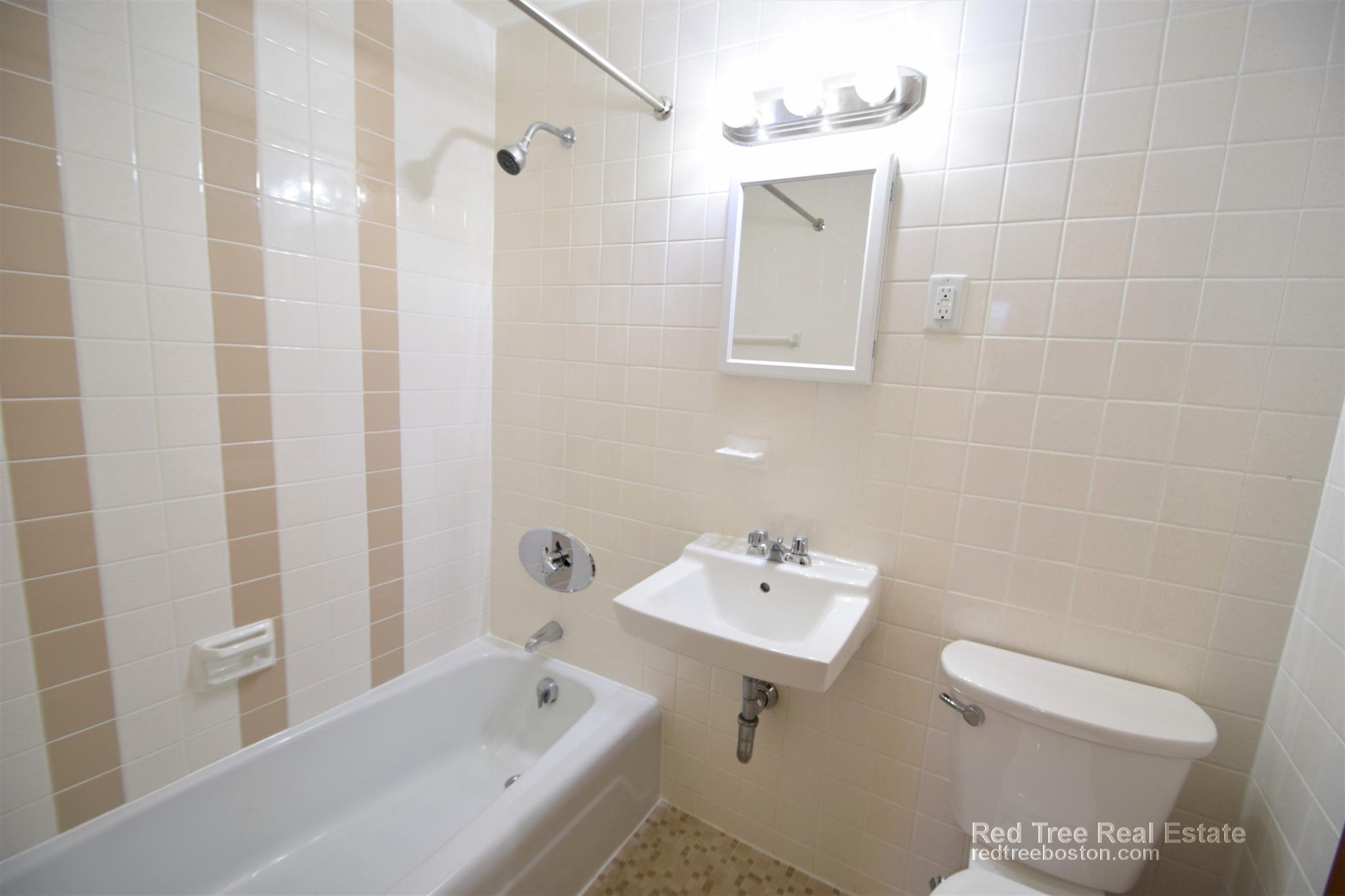 172 North Beacon St, Brighton