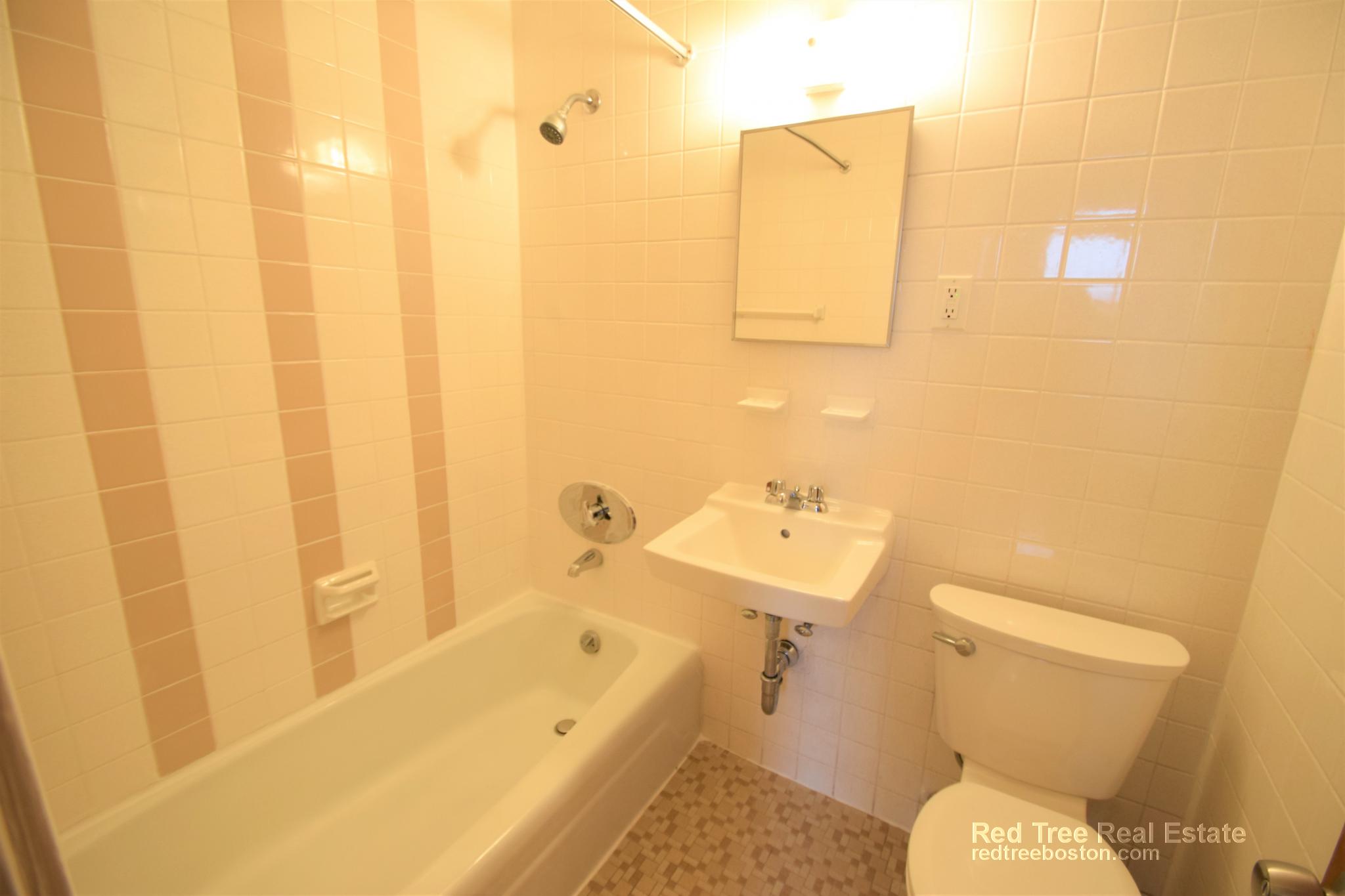 172 North Beacon St, Brighton