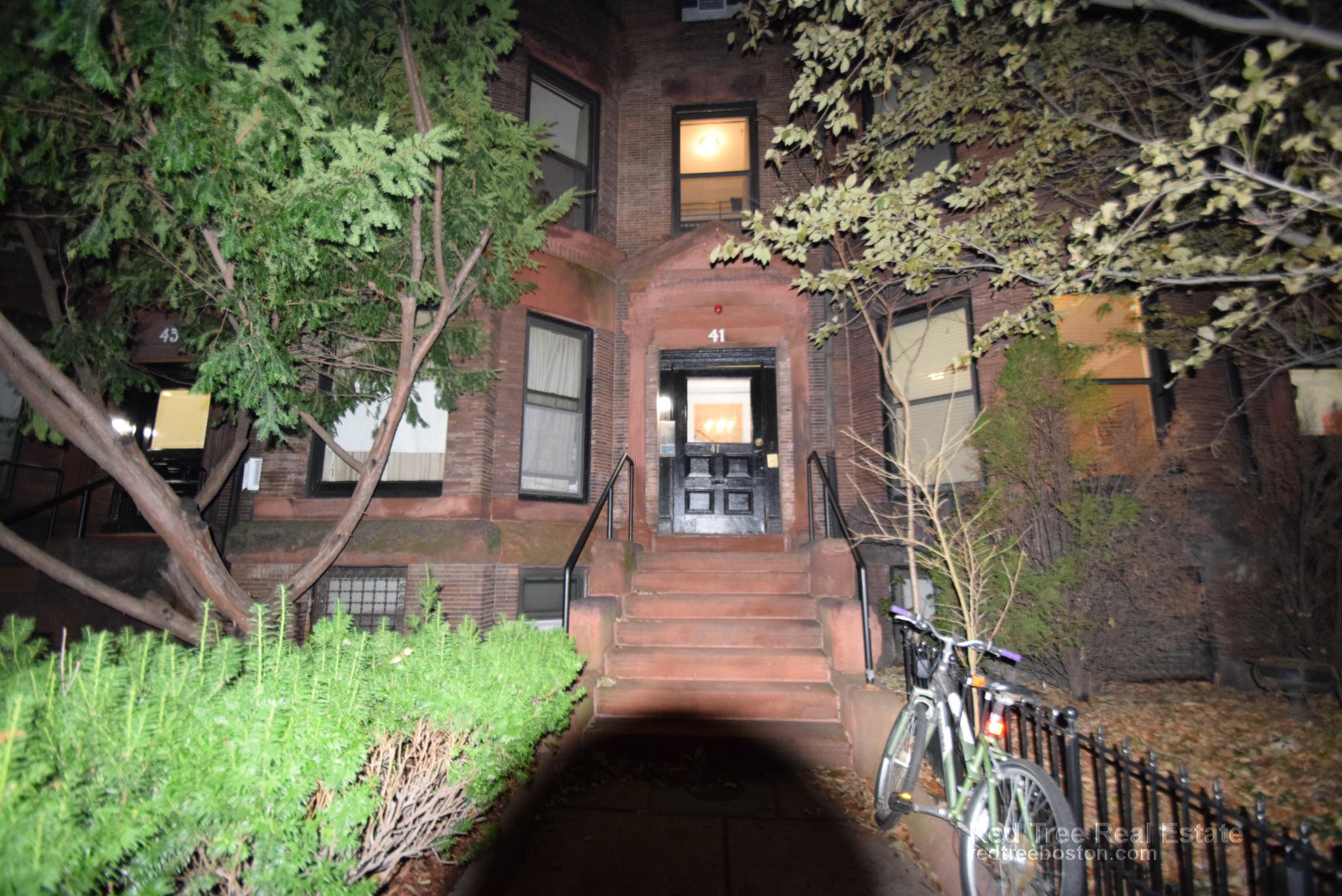 41 Bay State Rd, Fenway