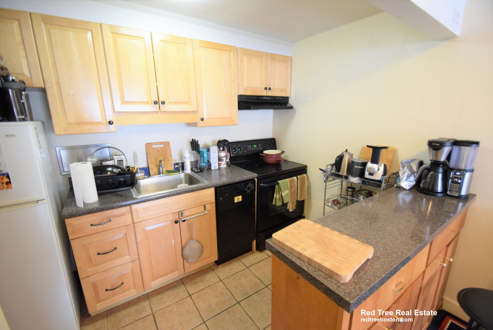 2 bed, 1 bath apartment for rent at 10 Commonwealth Ct Unit 14, Brighton — photo 3 of 15
