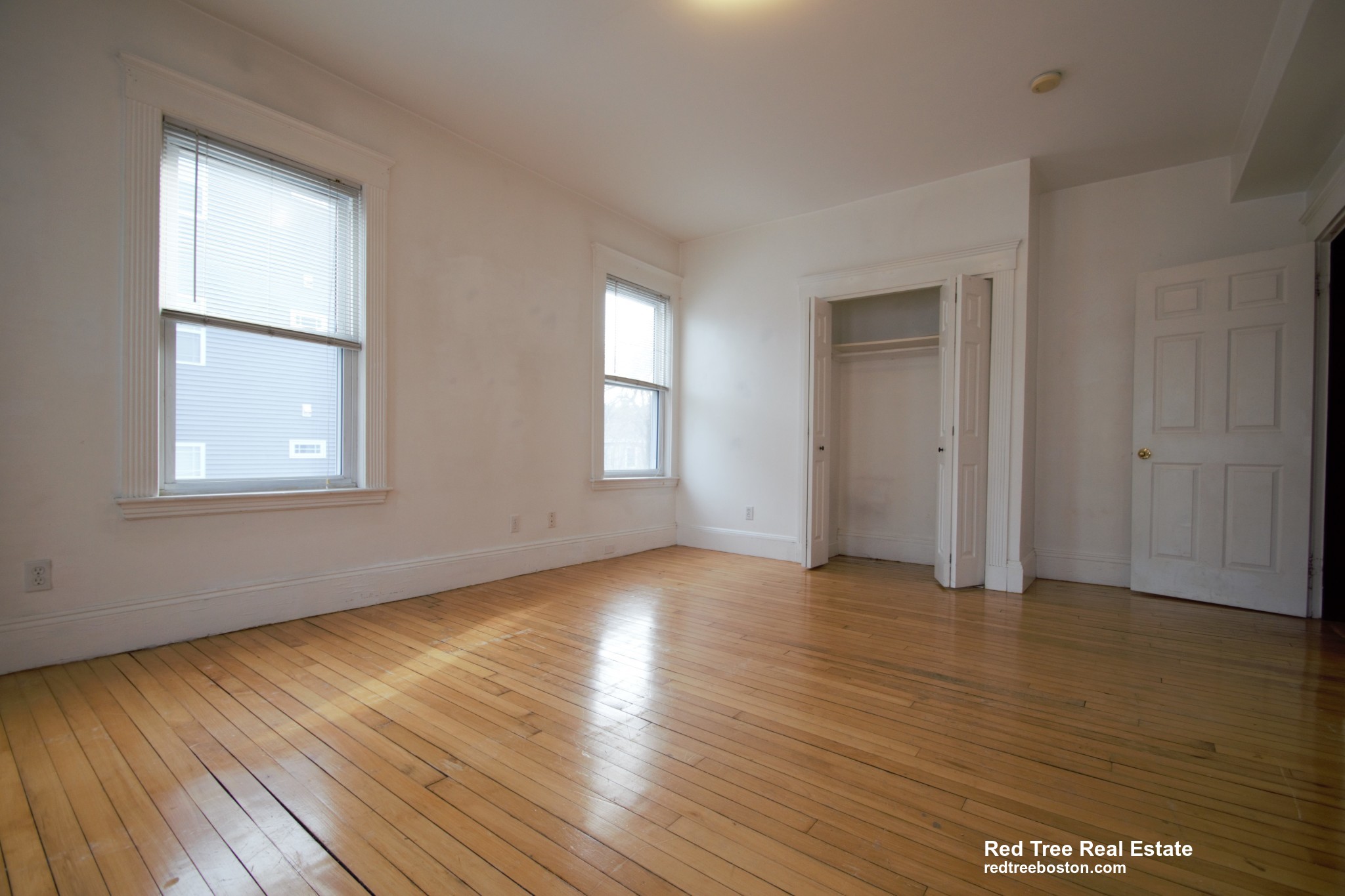 44 Champney St, Oak Square