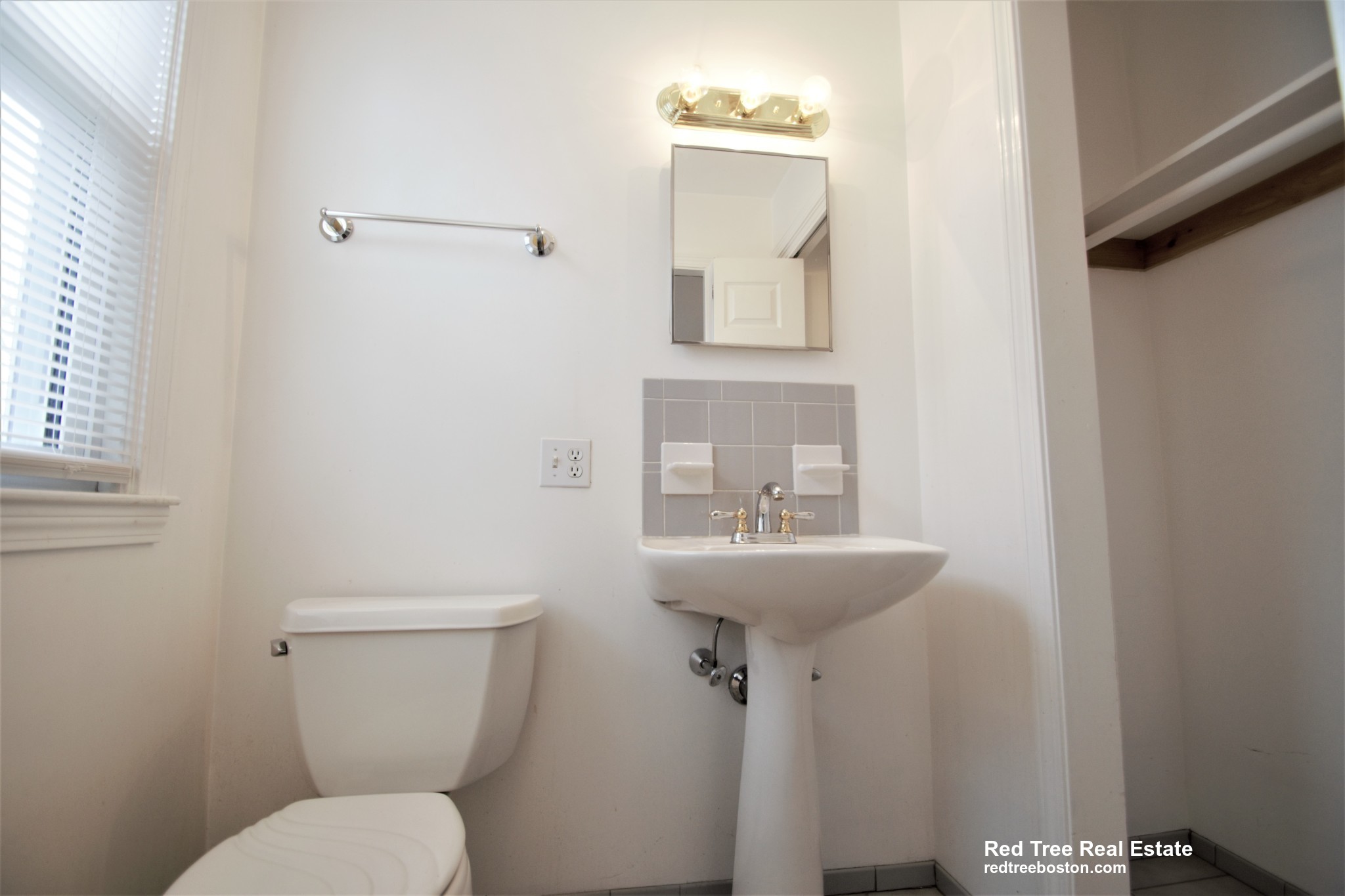 44 Champney St, Oak Square