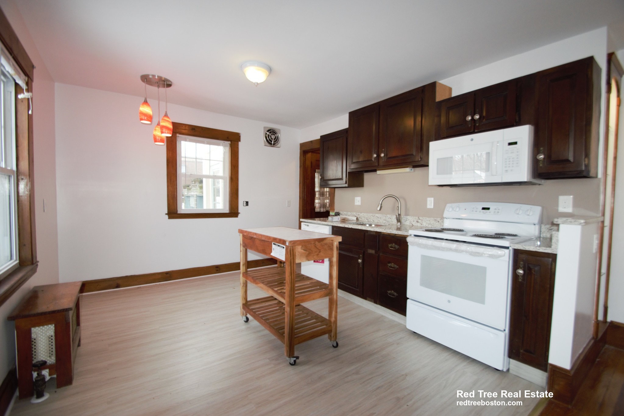 3 bed, 2 bath apartment for rent at 21 South Hobart St Unit 1, Brighton