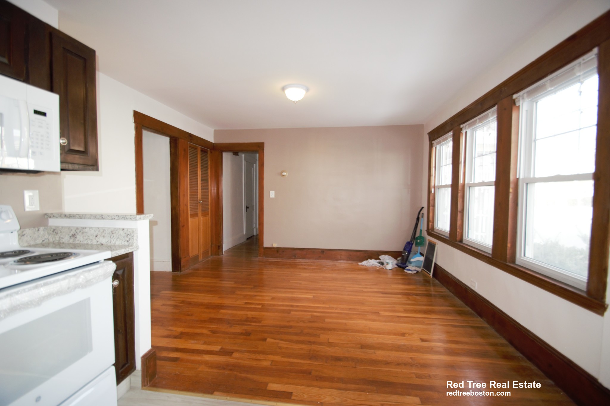 3 bed, 2 bath apartment for rent at 21 South Hobart St Unit 1, Brighton — photo 4 of 14