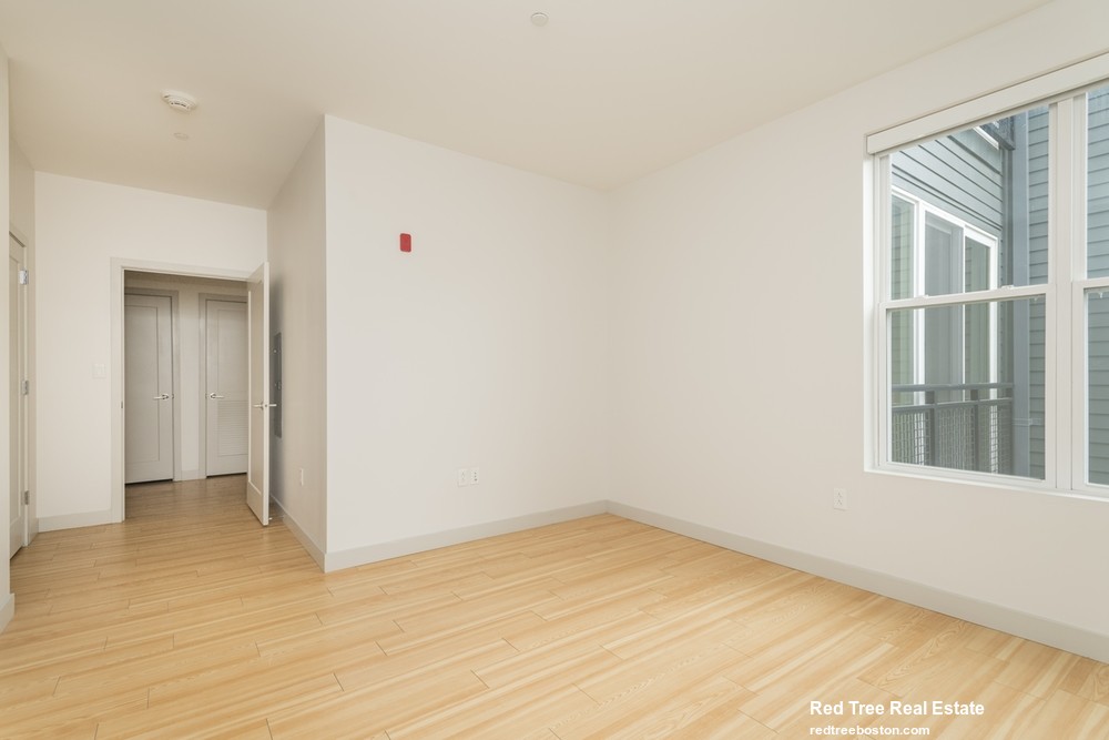 320 D St, South Boston