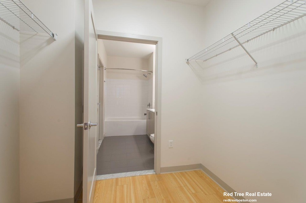 320 D St, South Boston