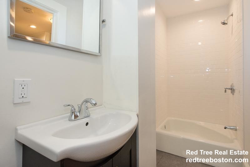 4 bed, 1 bath apartment for rent at 5 Riverside Rd Unit 2, Cambridgeport — photo 38 of 43