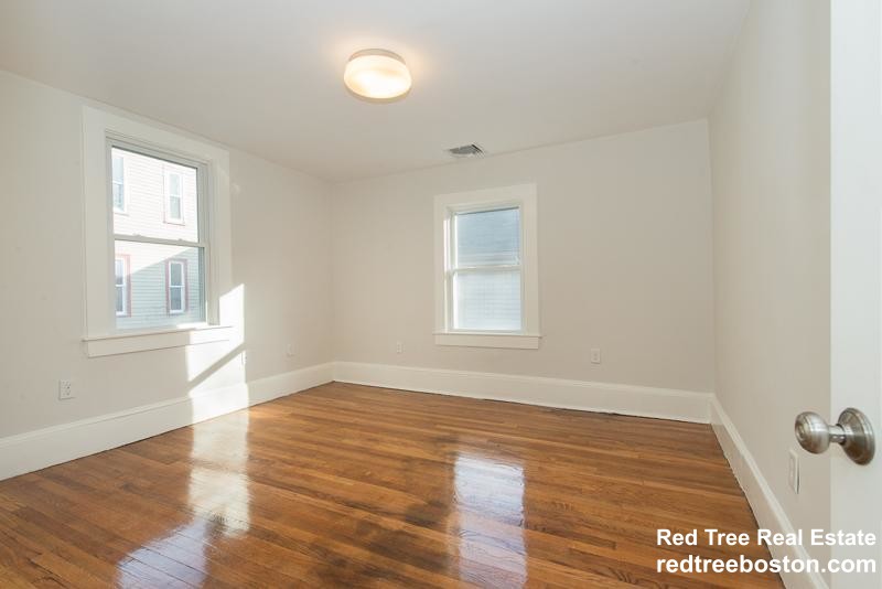 4 bed, 1 bath apartment for rent at 5 Riverside Rd Unit 2, Cambridgeport — photo 39 of 43