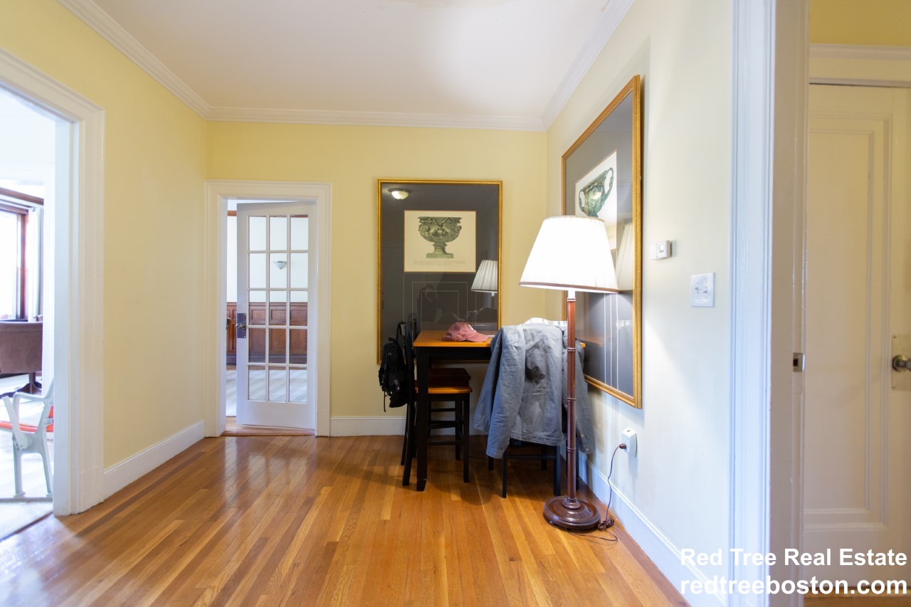 3 bed, 2 bath apartment for rent at 2009 Commonwealth Ave Unit 3, Brighton — photo 2 of 16