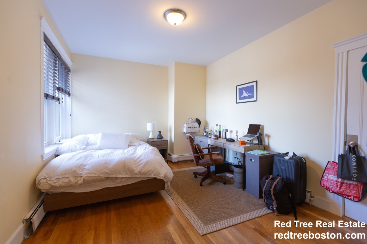 3 bed, 2 bath apartment for rent at 2009 Commonwealth Ave Unit 3, Brighton — photo 7 of 16