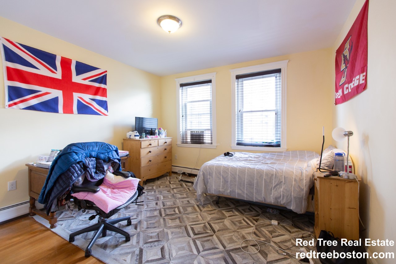 3 bed, 2 bath apartment for rent at 2009 Commonwealth Ave Unit 3, Brighton — photo 8 of 16