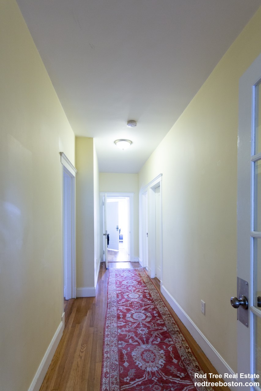 3 bed, 2 bath apartment for rent at 2009 Commonwealth Ave Unit 3, Brighton — photo 3 of 16