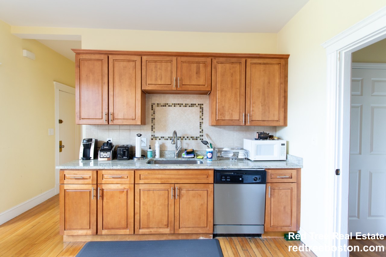 3 bed, 2 bath apartment for rent at 2009 Commonwealth Ave Unit 3, Brighton — photo 10 of 16