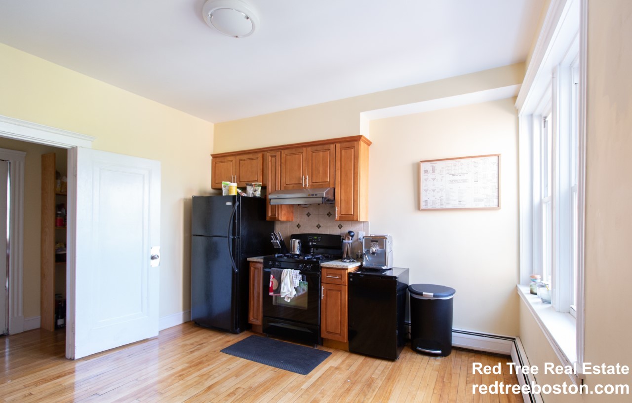 3 bed, 2 bath apartment for rent at 2009 Commonwealth Ave Unit 3, Brighton — photo 11 of 16
