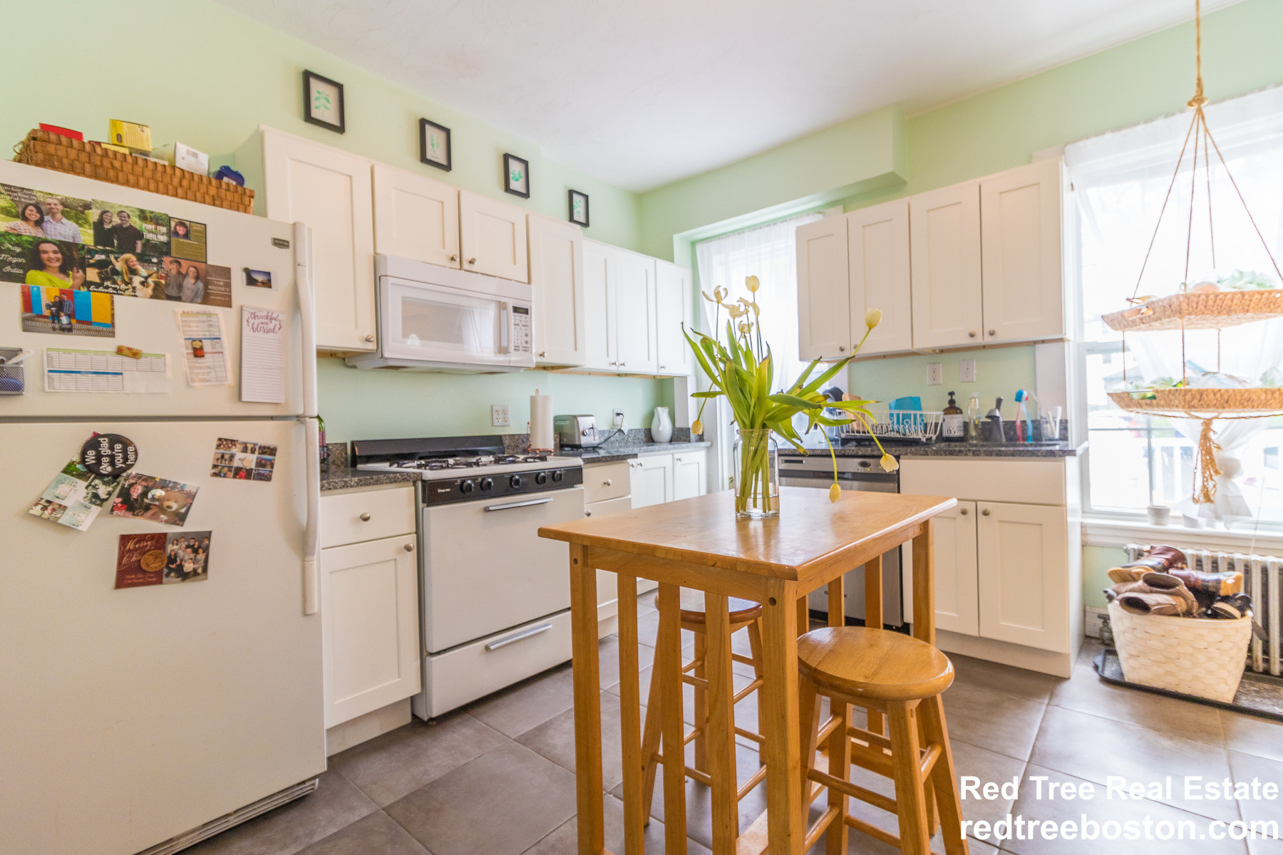 5 bed, 3 bath apartment for rent at 18 Foster St Unit 0, Brighton — photo 4 of 26