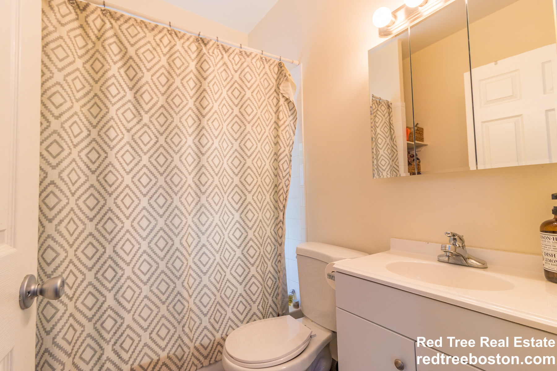 5 bed, 3 bath apartment for rent at 18 Foster St Unit 0, Brighton — photo 9 of 26