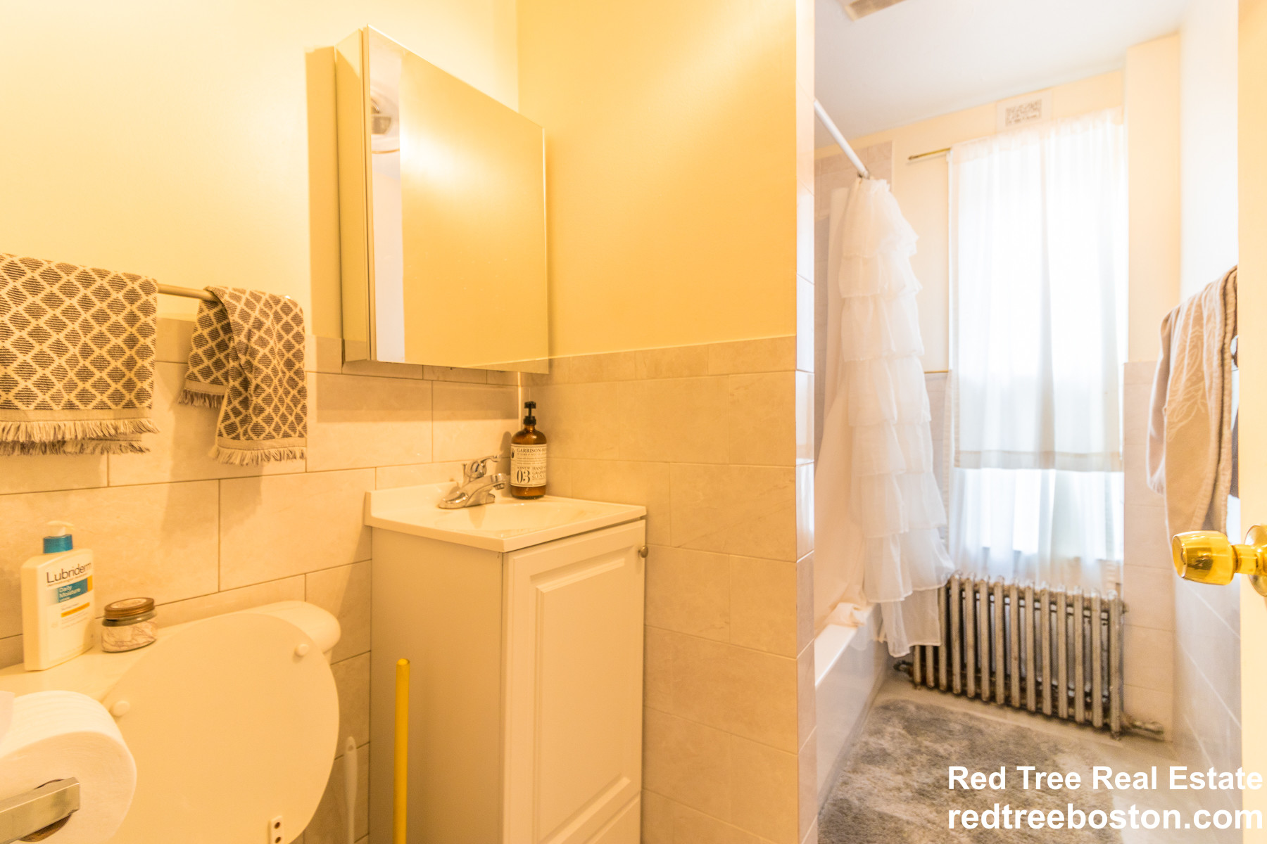 5 bed, 3 bath apartment for rent at 18 Foster St Unit 0, Brighton — photo 15 of 26