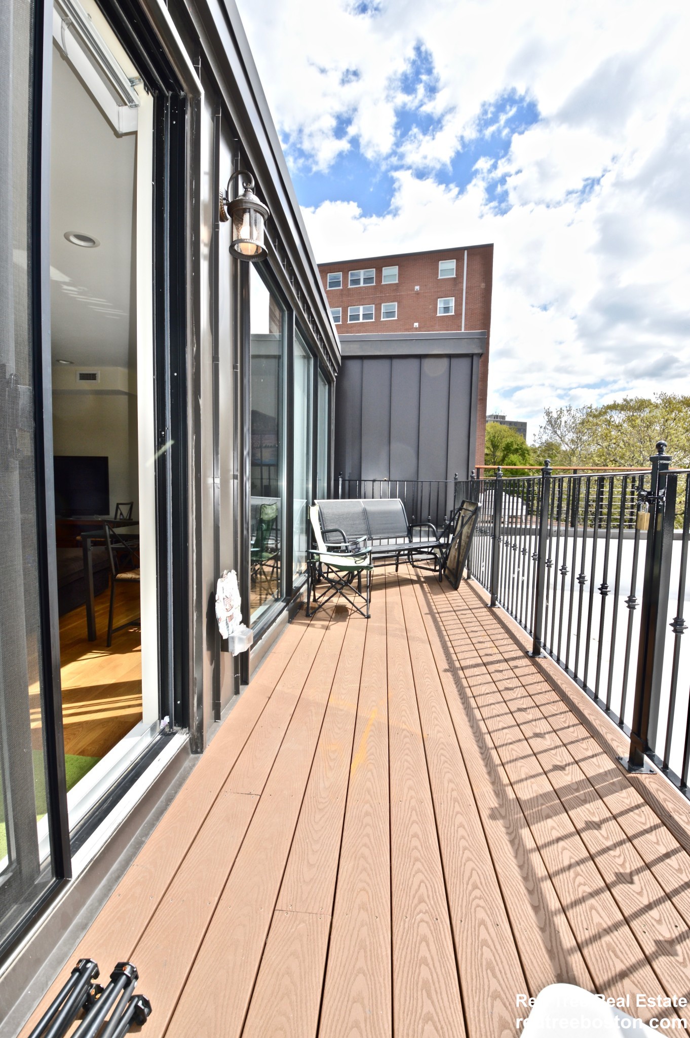 1616 Beacon St, Brookline Hills