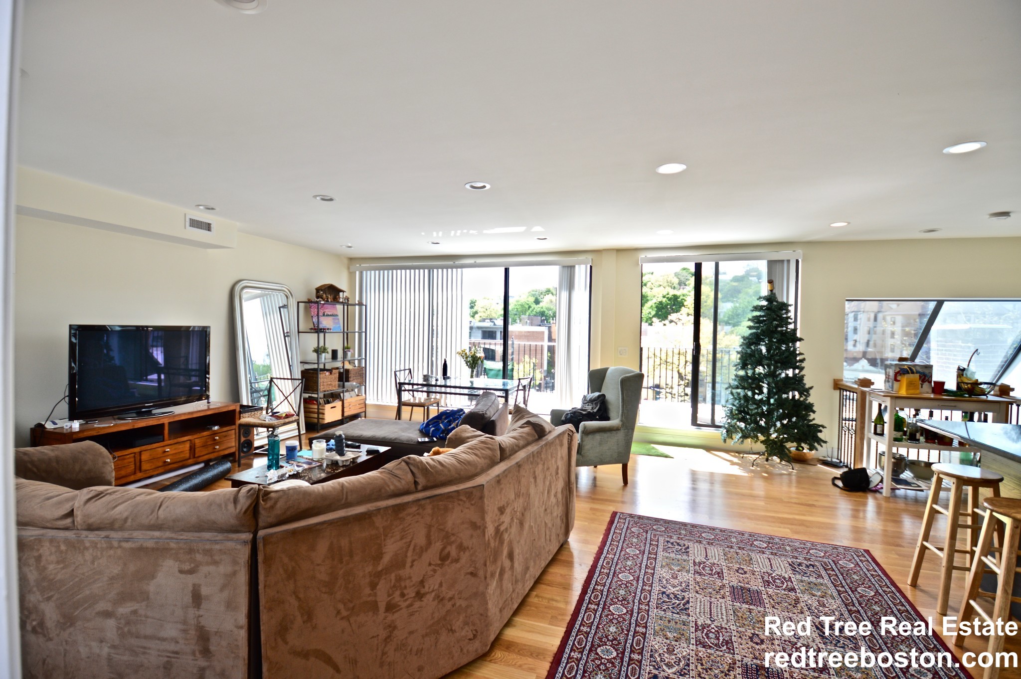 1616 Beacon St, Brookline Hills