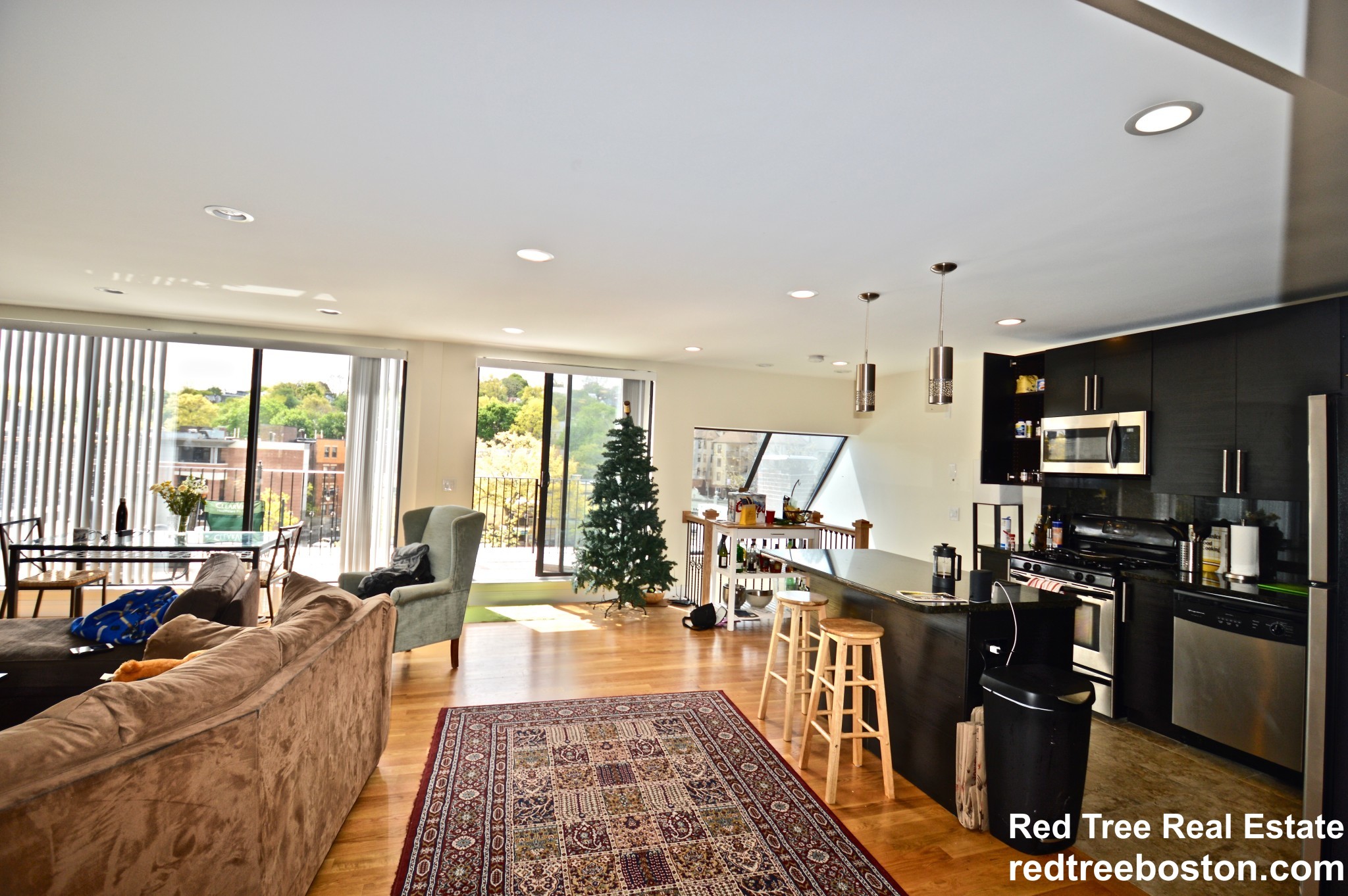 1616 Beacon St, Brookline Hills