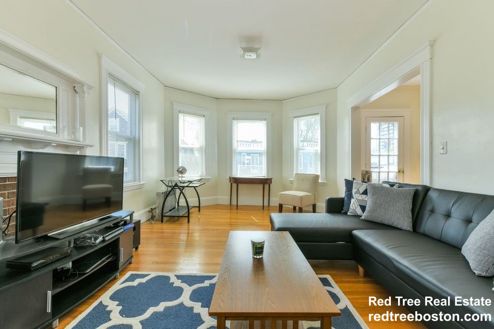 11 Parkton Rd, Jamaica Plain